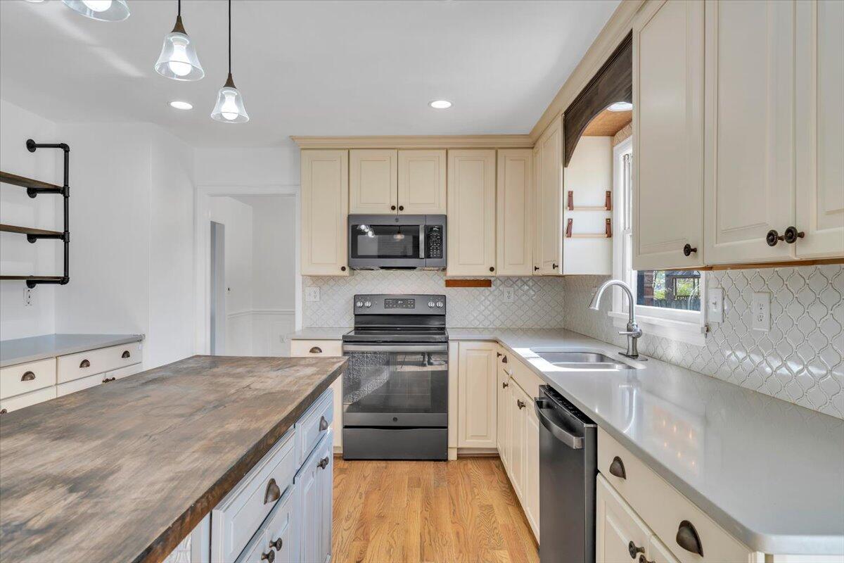 229 Queen Regent Court Blue Ridge, VA 24064 - Photo 17 of 67 17-MIB00804