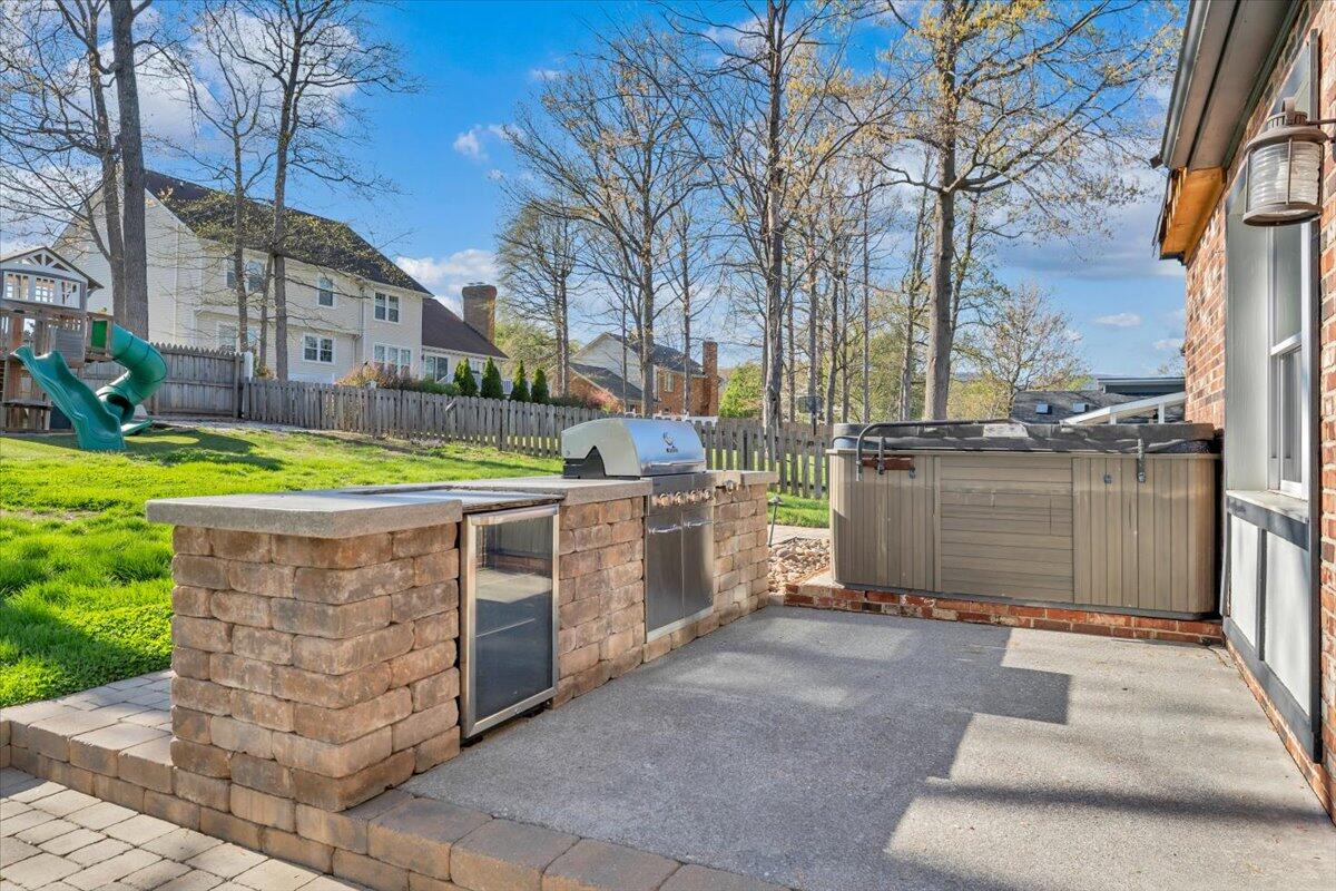 229 Queen Regent Court Blue Ridge, VA 24064 - Photo 42 of 67 42-MIB00942