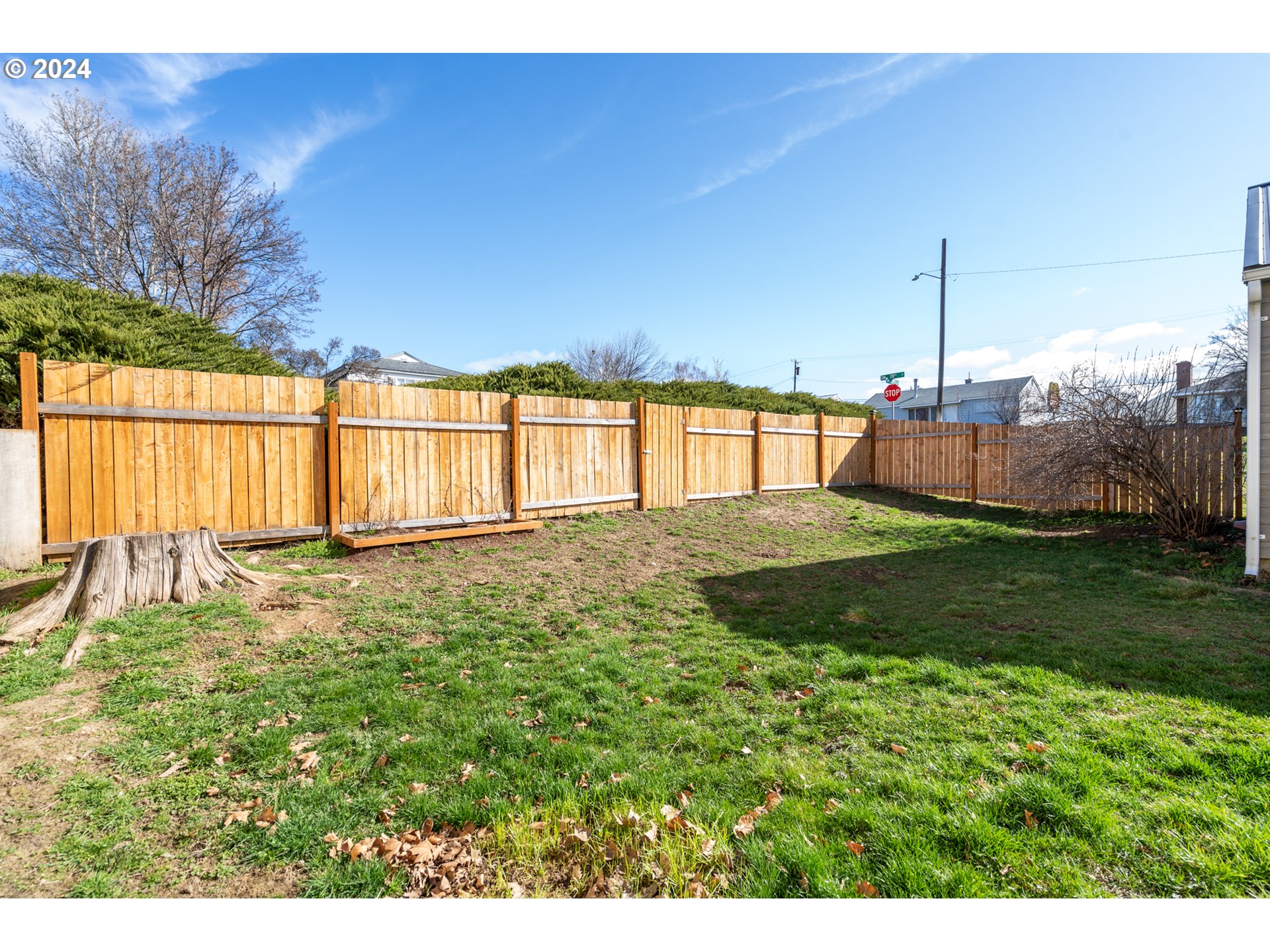 805 Southwest 28th Street Pendleton, OR 97801 - Photo 25 of 25 a view of a backyard