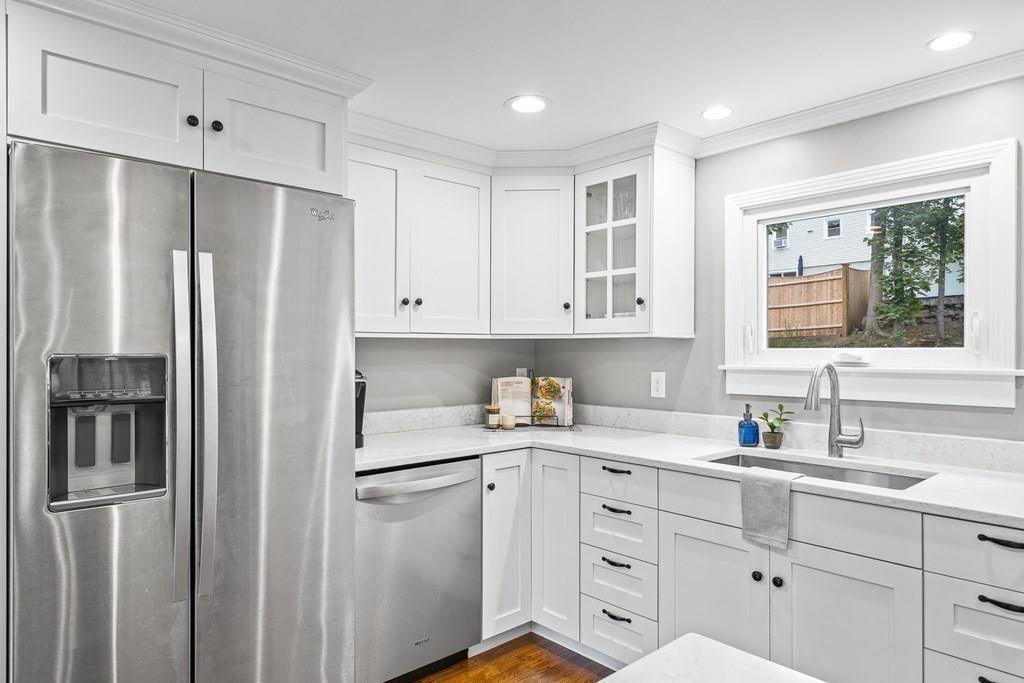 31 Longfellow Road Reading, MA 01867 - Photo 8 of 35 Gallery Image 8