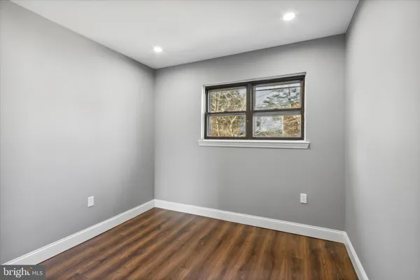 $1,800 | 296 Greenough Street, Unit 2, Philadelphia, PA 19127