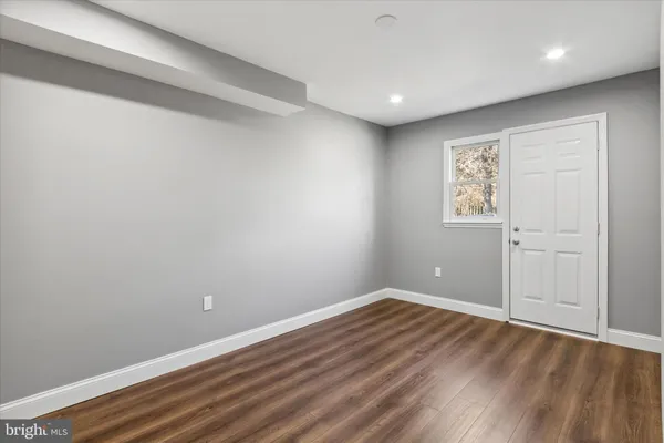 $1,800 | 296 Greenough Street, Unit 2, Philadelphia, PA 19127