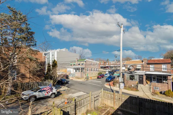 $1,800 | 296 Greenough Street, Unit 2, Philadelphia, PA 19127