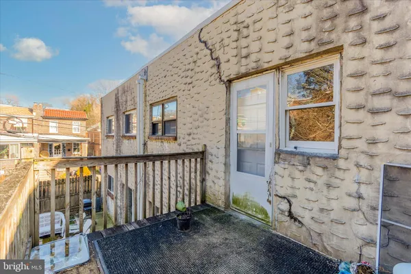 $1,800 | 296 Greenough Street, Unit 2, Philadelphia, PA 19127