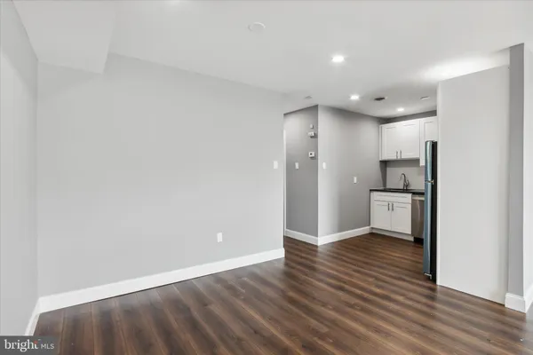 $1,800 | 296 Greenough Street, Unit 2, Philadelphia, PA 19127