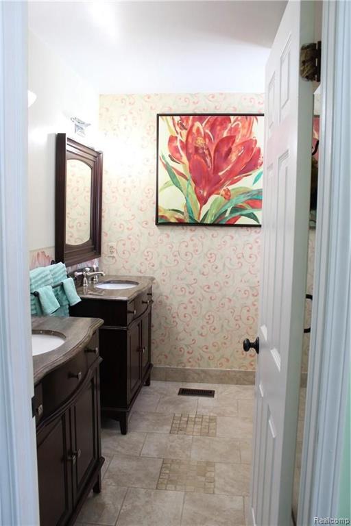 1262 Heatherwoode Road Flint, MI 48532 - Photo 12 of 30