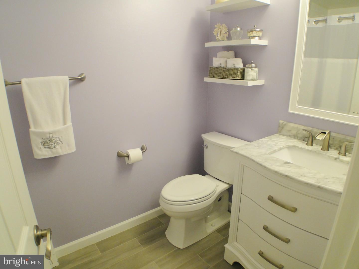 279 Norfolk Road Warminster, PA 18974 - Photo 28 of 41 Up Stairs Full Hall Bath with Tub