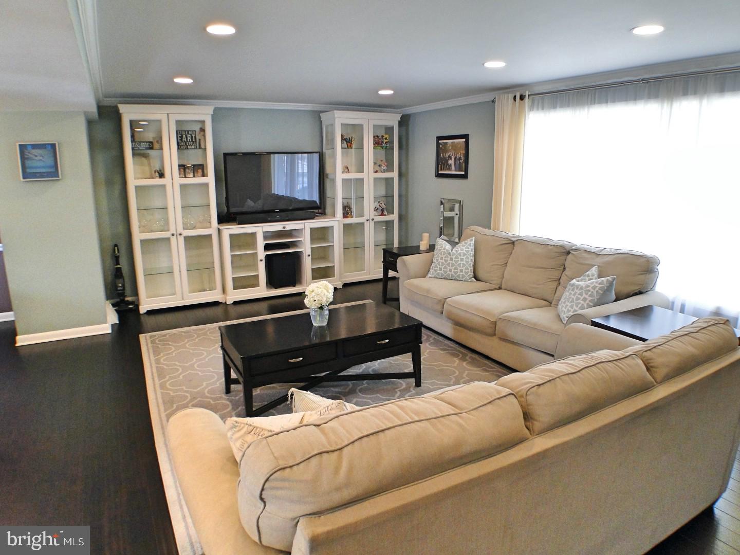 279 Norfolk Road Warminster, PA 18974 - Photo 8 of 41 Living Area Of Great Room