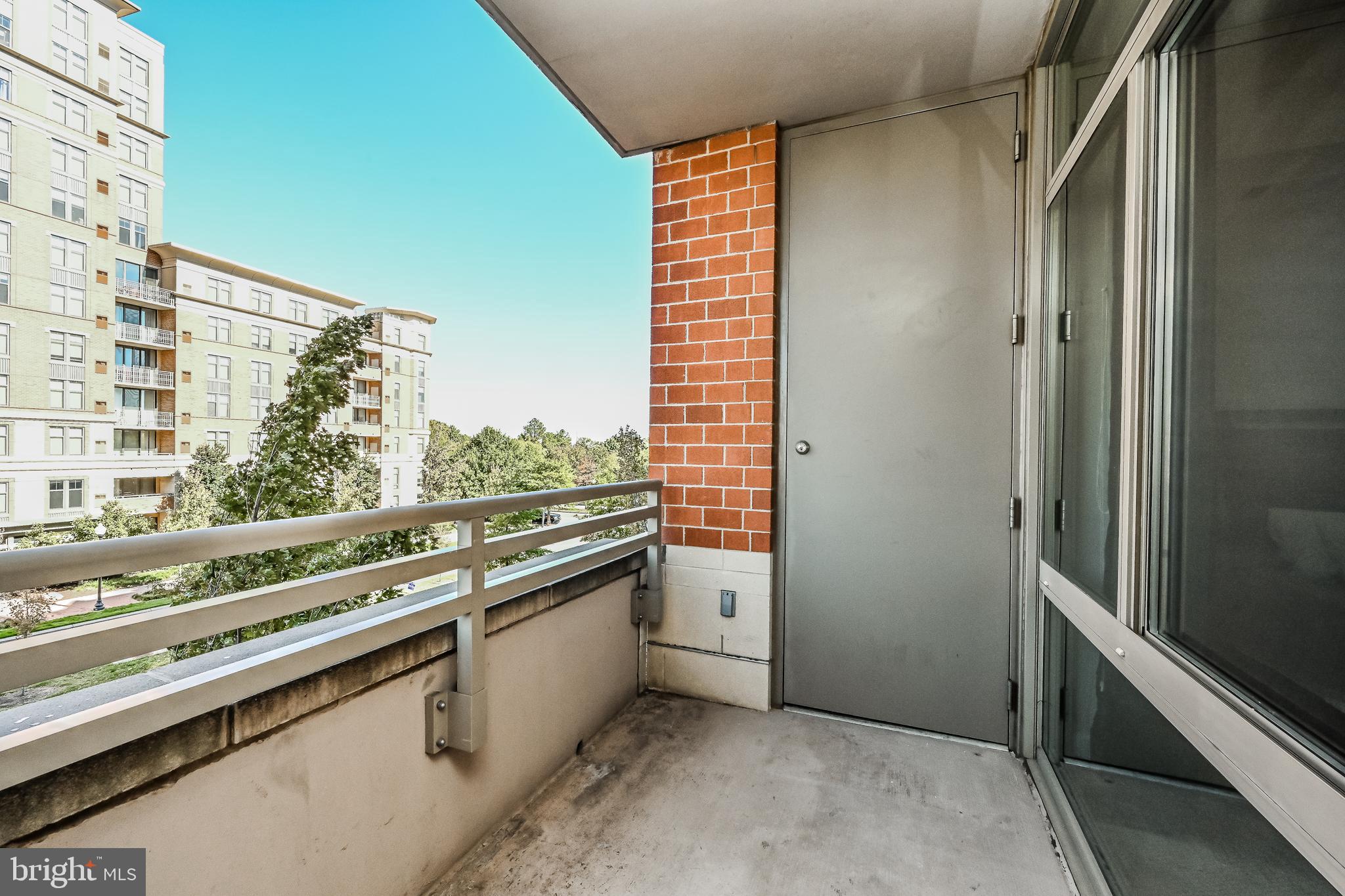 3650 South Glebe Road, Unit 345 Arlington, VA 22202 - Photo 12 of 46 Balcony