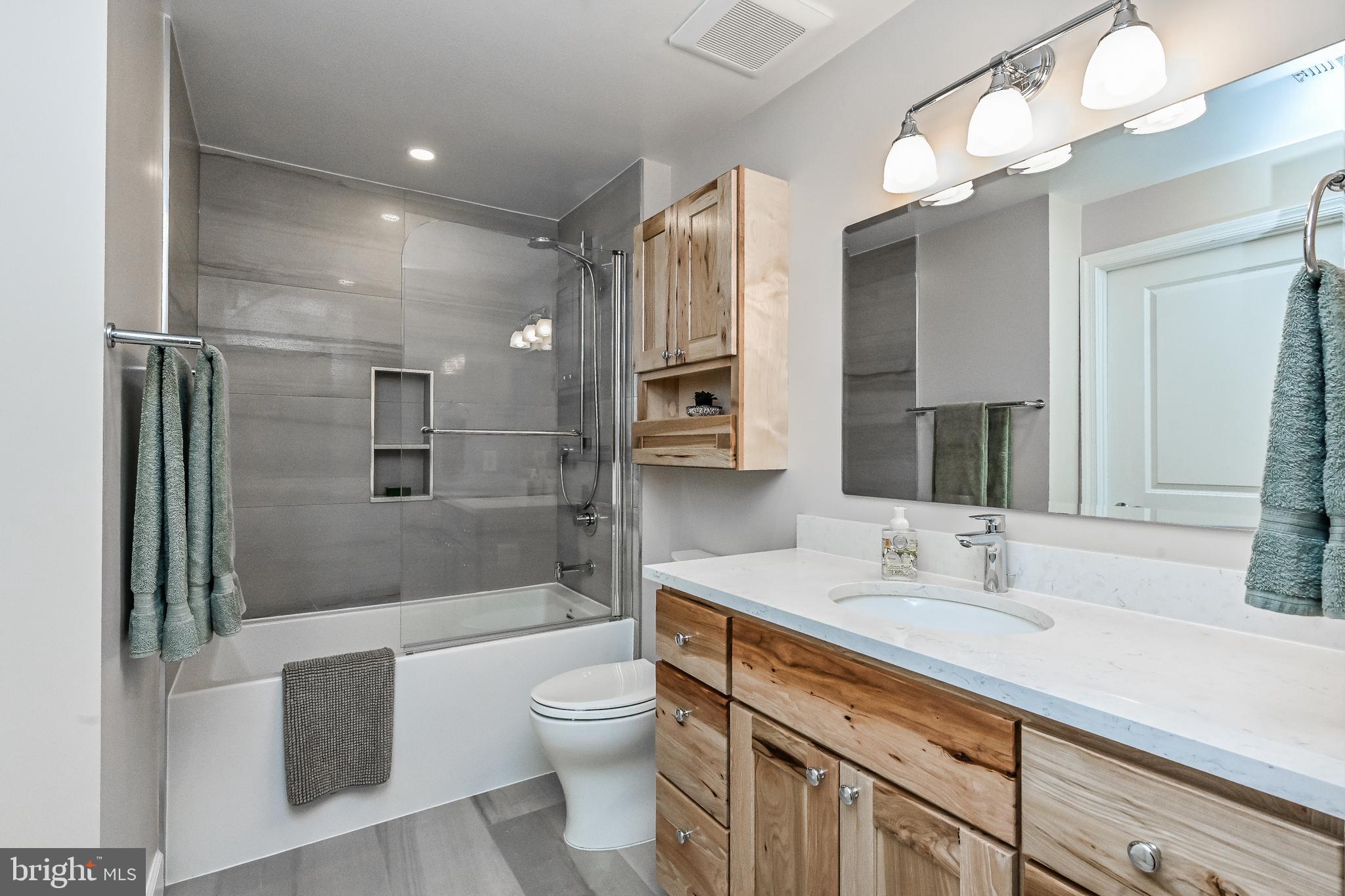 3650 South Glebe Road, Unit 345 Arlington, VA 22202 - Photo 17 of 46 Remodeled Full Bath