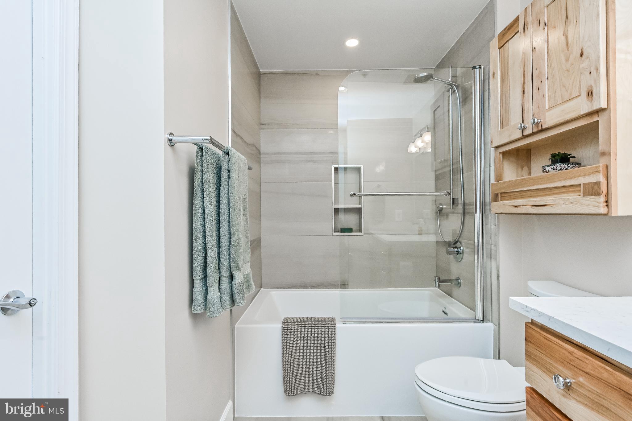 3650 South Glebe Road, Unit 345 Arlington, VA 22202 - Photo 18 of 46 New Gray Tile in Shower/ Tub Combo