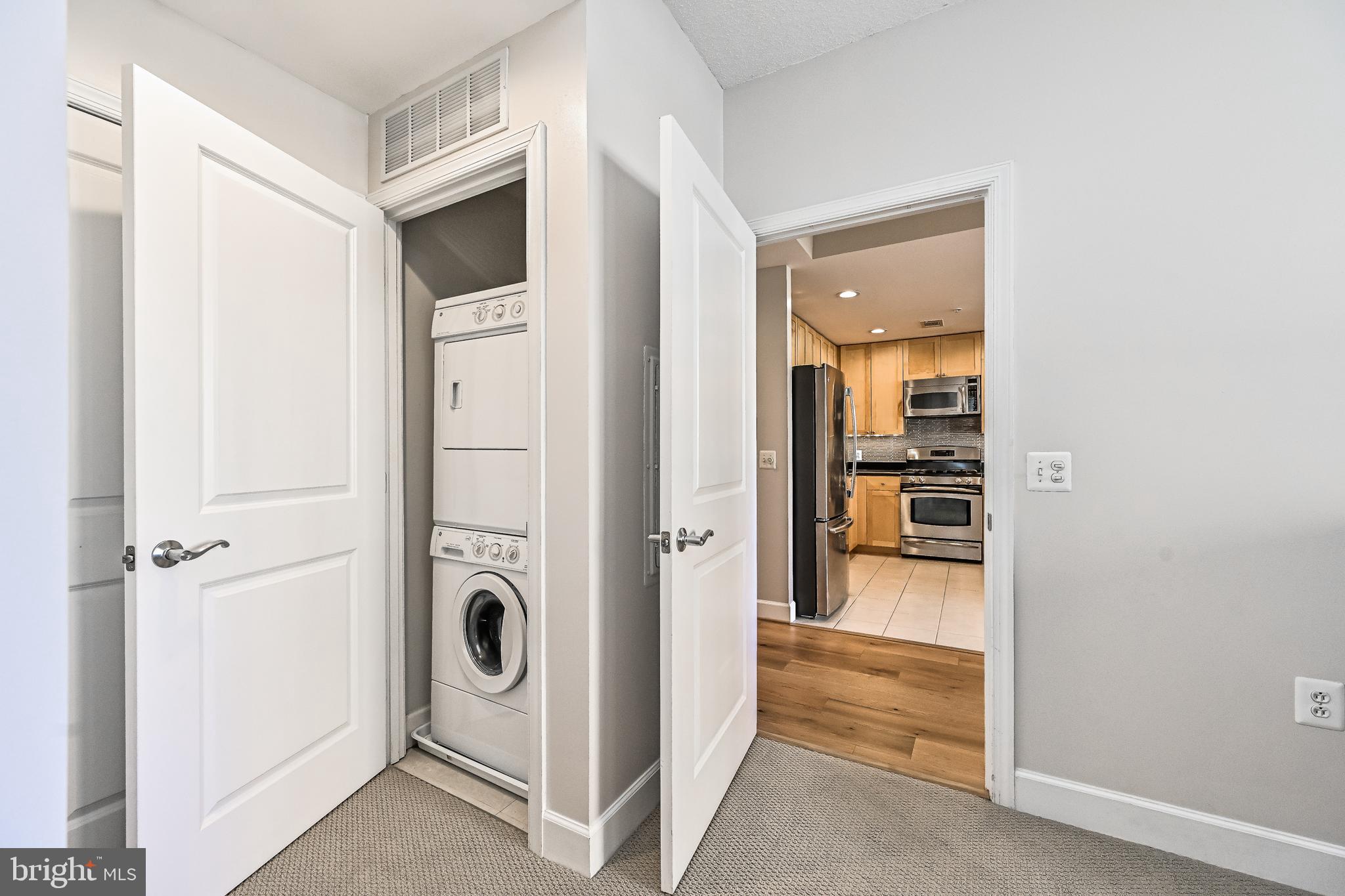 3650 South Glebe Road, Unit 345 Arlington, VA 22202 - Photo 20 of 46 Washer & Dryer In-Unit