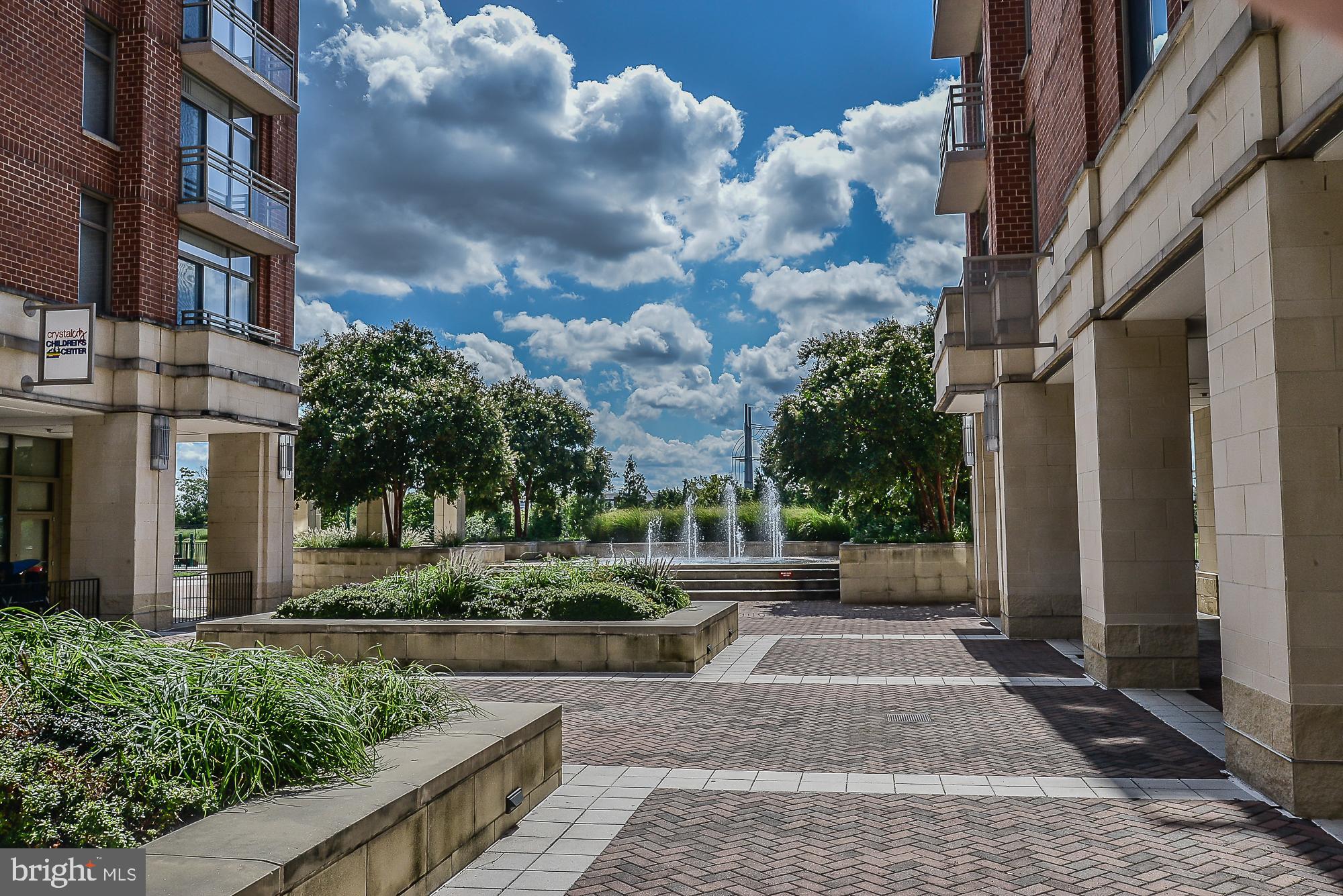 3650 South Glebe Road, Unit 345 Arlington, VA 22202 - Photo 41 of 46 Community Patio