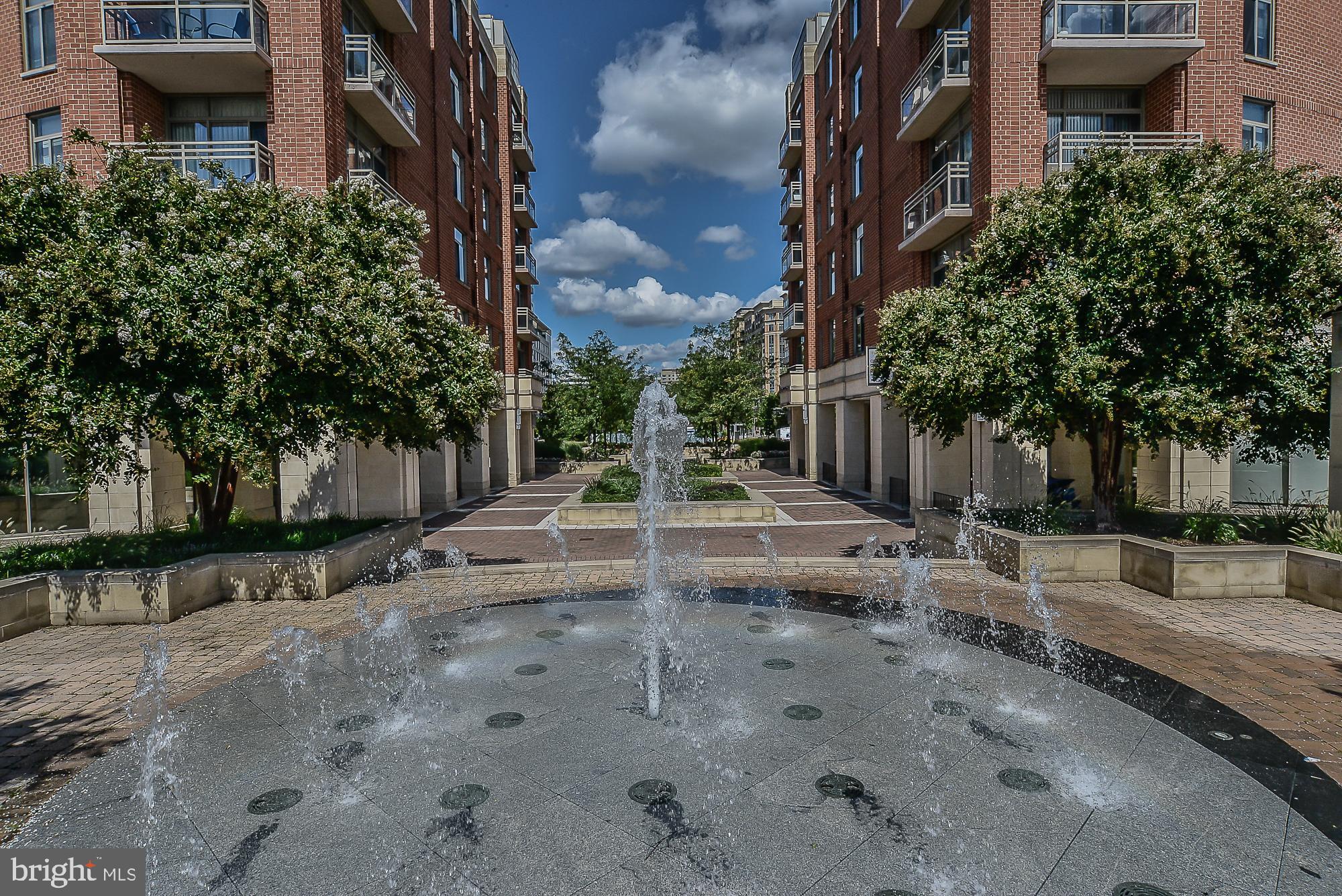 3650 South Glebe Road, Unit 345 Arlington, VA 22202 - Photo 42 of 46 Community Fountain