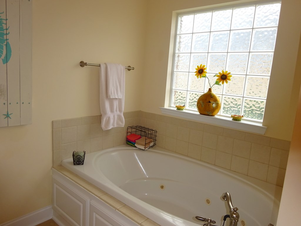 4582 Logans Way Augusta, GA 30909 - Photo 13 of 34 Jetted tub