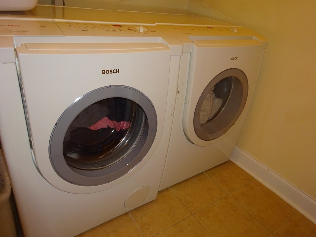4582 Logans Way Augusta, GA 30909 - Photo 31 of 34 Bosch washer and dryer remain