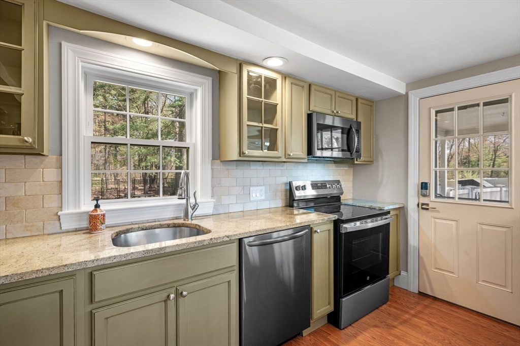 18 Cedarcrest Road Wilmington, MA 01887 - Photo 9 of 39 Gallery Image 9
