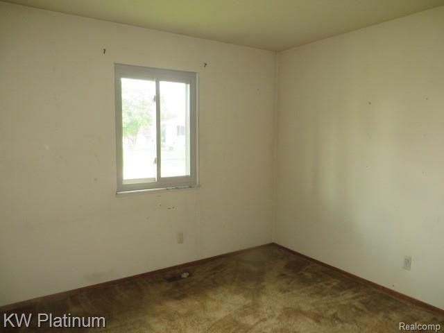 29395 Kelly Road Roseville, MI 48066 - Photo 10 of 18 IMG_0867.JPG