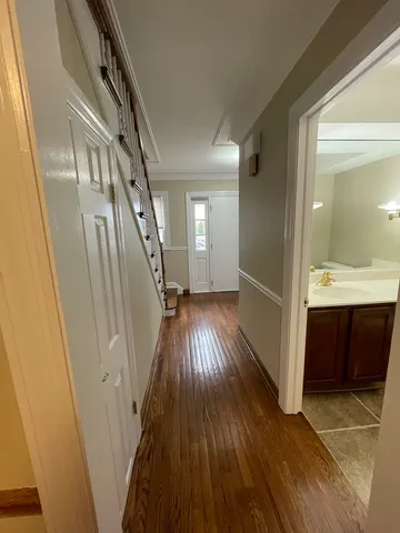 $2,800 | 4 North Tower Road, Oak Brook, IL 60523