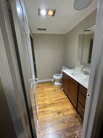 $2,800 | 4 North Tower Road, Oak Brook, IL 60523