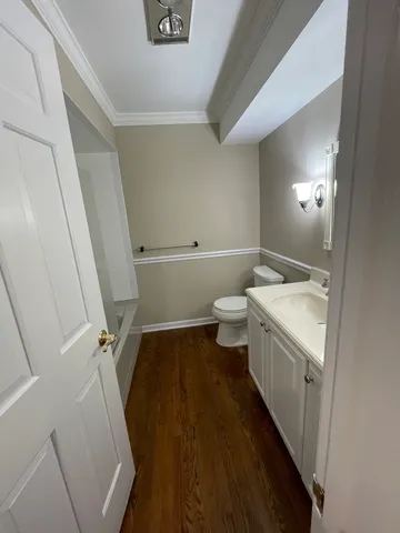 $2,800 | 4 North Tower Road, Oak Brook, IL 60523