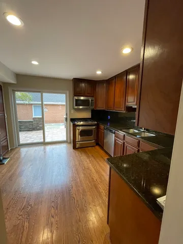 $2,800 | 4 North Tower Road, Oak Brook, IL 60523