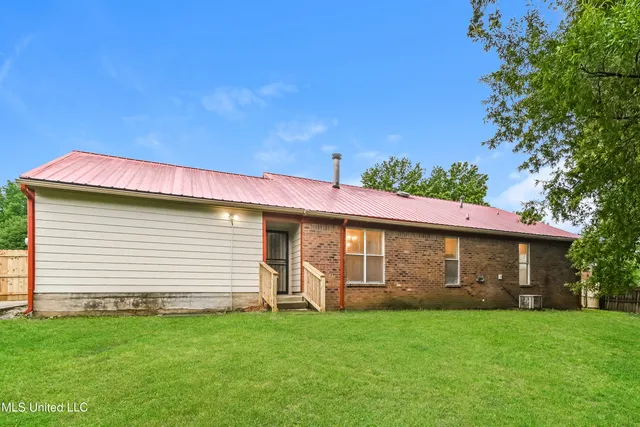 $1,695 | 3720 Ramblewood Drive, Horn Lake, MS 38637