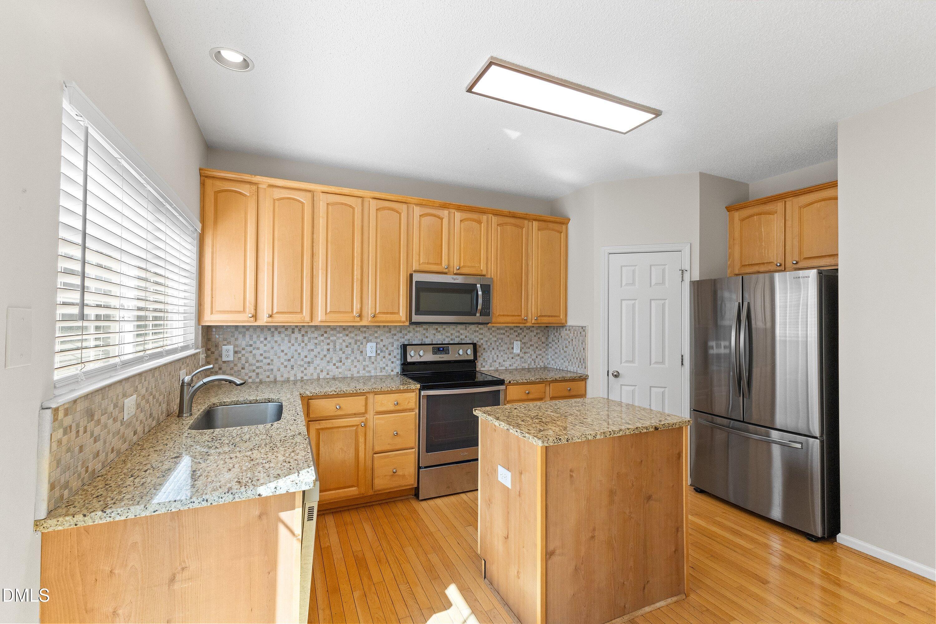 4717 Delta Lake Drive Raleigh, NC 27612 - Photo 12 of 45 35-4717 Delta Lake Dr _9377