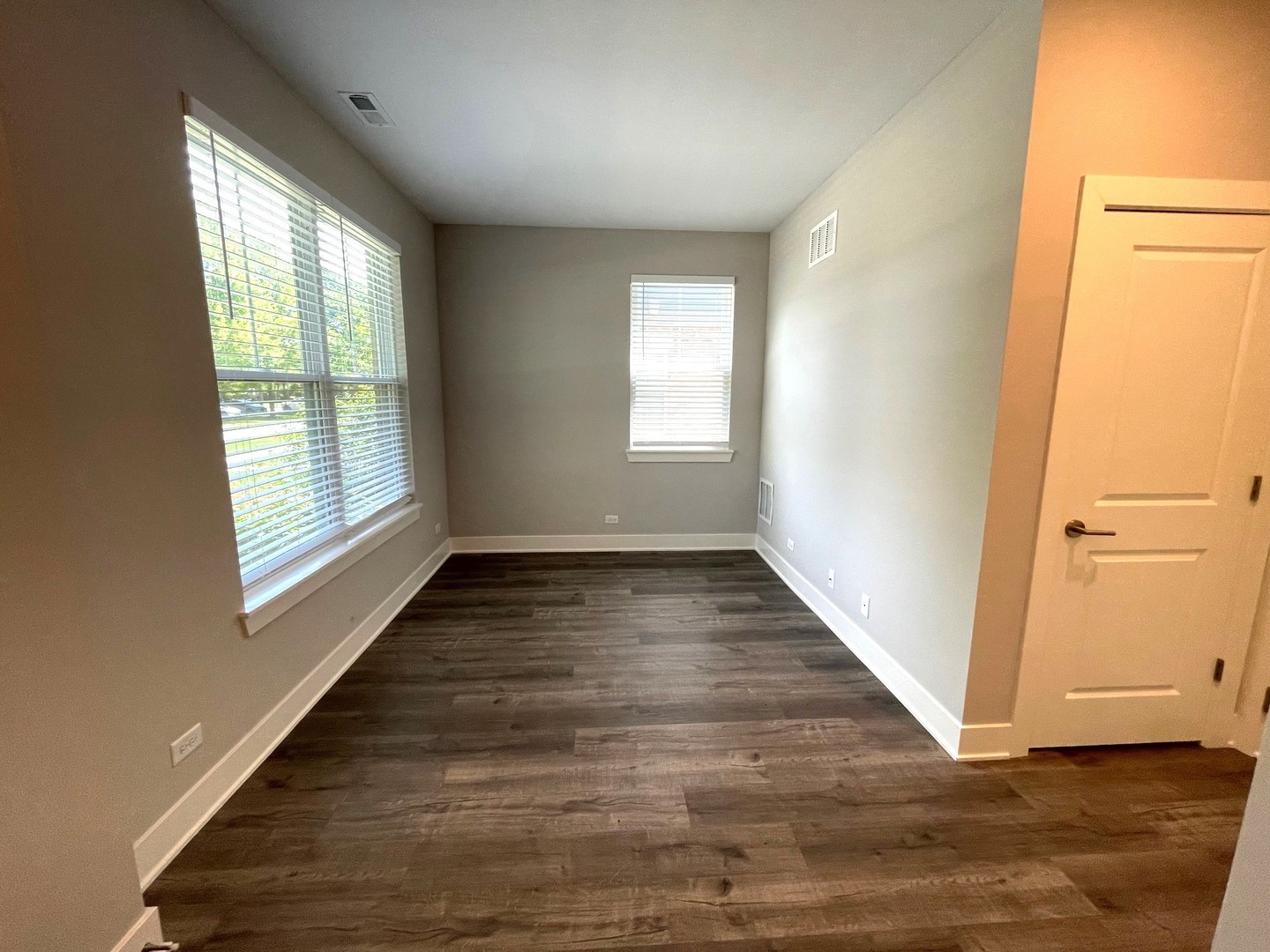 613 Broadway Street Libertyville, IL 60048 - Photo 3 of 19