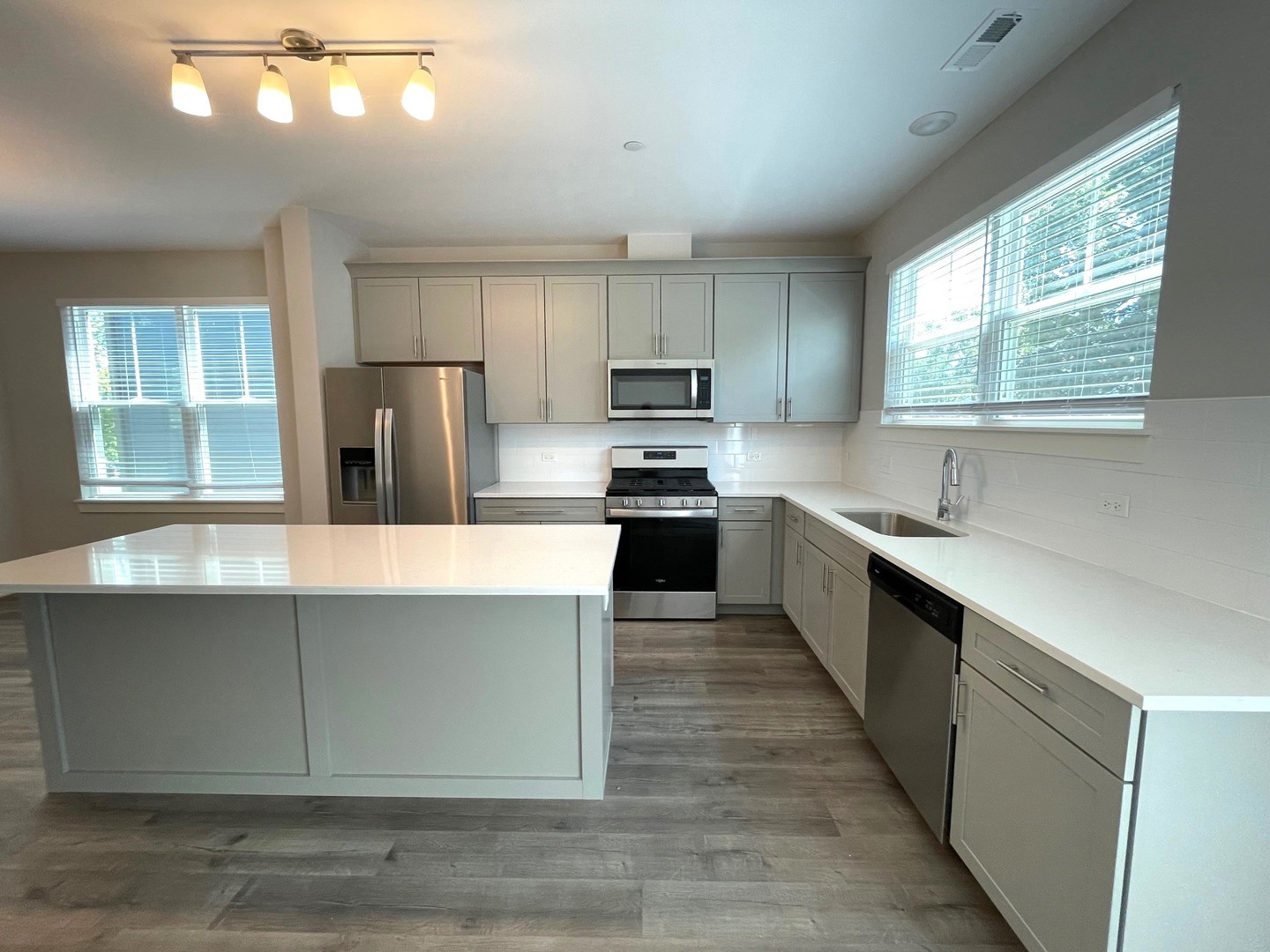 613 Broadway Street Libertyville, IL 60048 - Photo 4 of 19