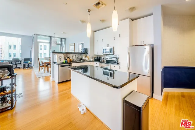 $759,000 | 3810 Wilshire Boulevard, Unit 1105, Los Angeles, CA 90010