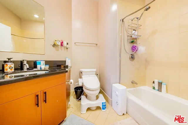 $759,000 | 3810 Wilshire Boulevard, Unit 1105, Los Angeles, CA 90010