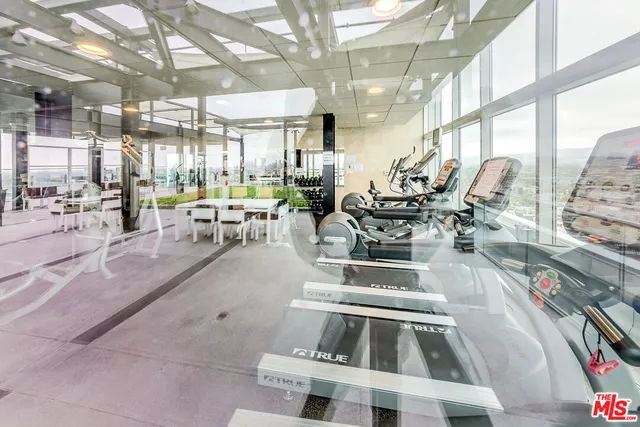 $759,000 | 3810 Wilshire Boulevard, Unit 1105, Los Angeles, CA 90010