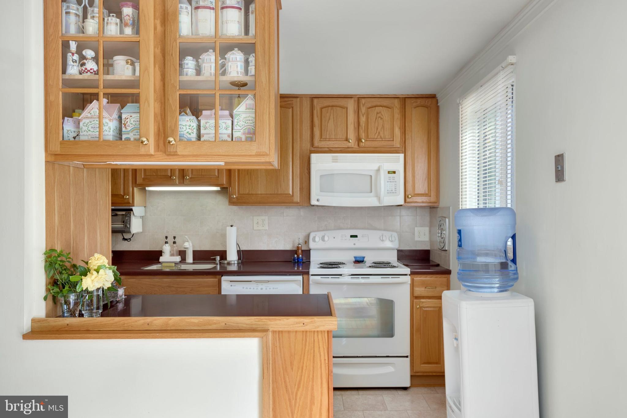 120 Magnolia Road Sterling, VA 20164 - Photo 10 of 33 Gallery Image 10