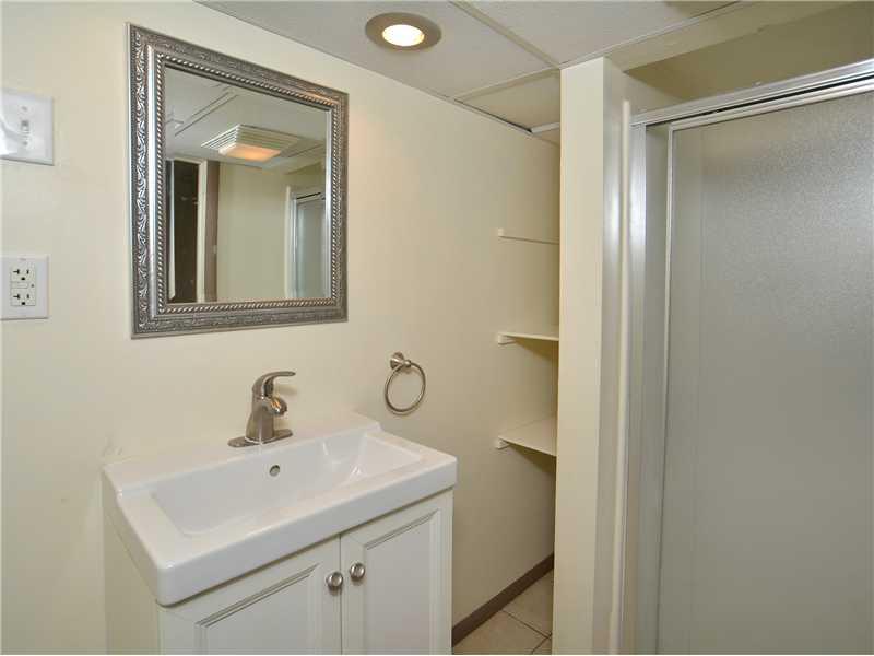 4422 Burma Road Monroeville, PA 15146 - Photo 15 of 19 Full Bath.