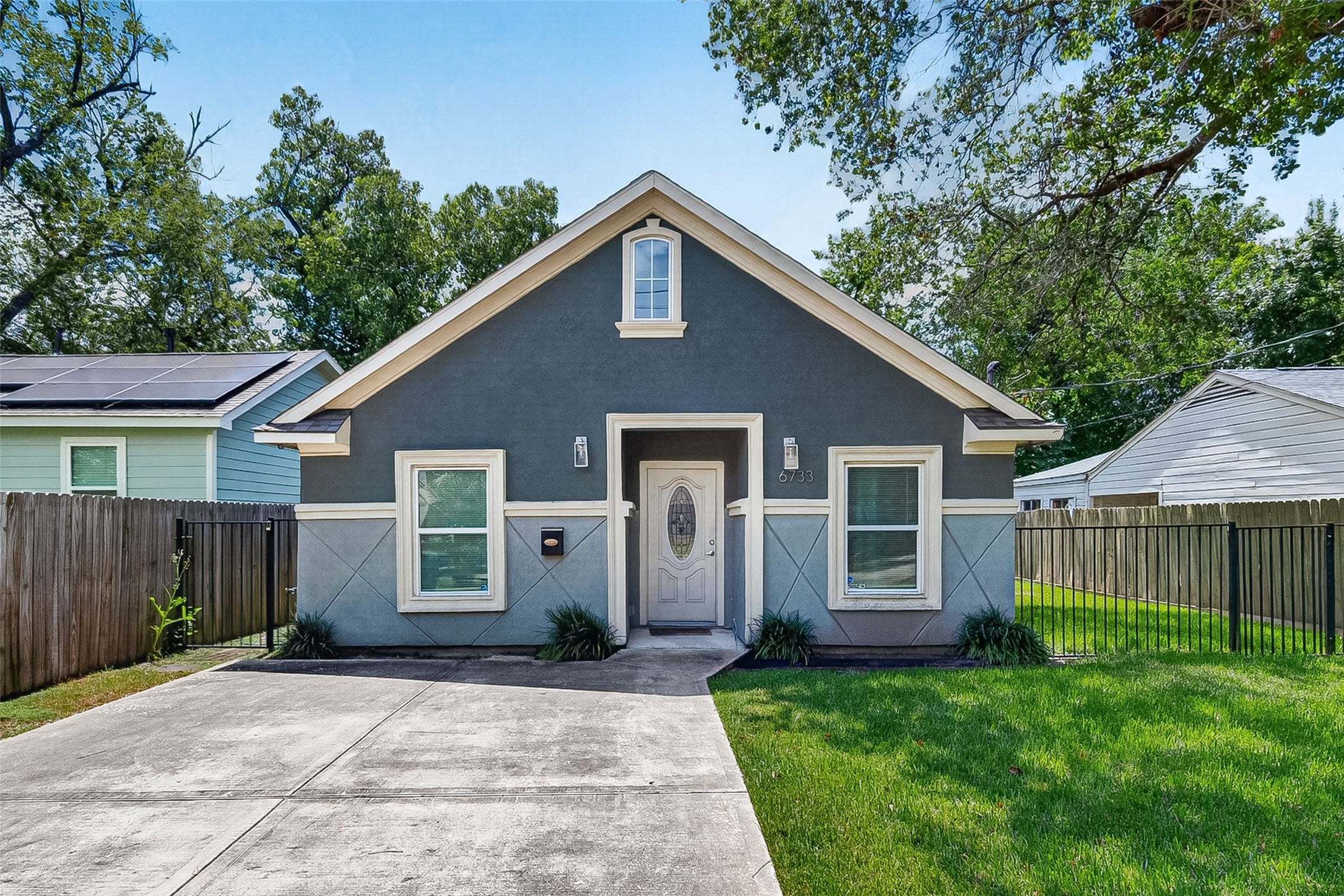 6733 Goforth Street Houston, TX 77021 - Photo 1 of 26