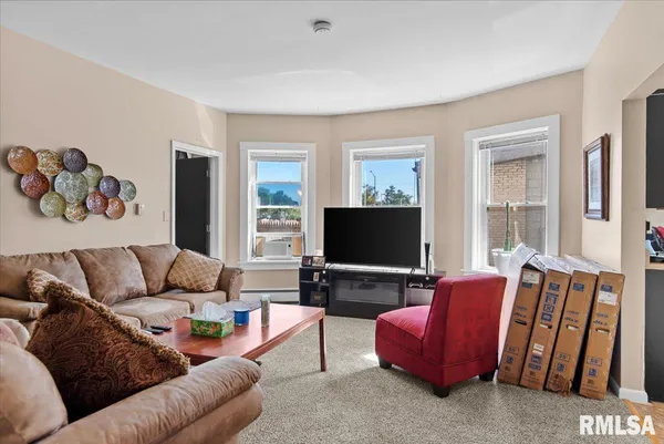 $680,000 | 520 East South Grand Avenue, Springfield, IL 62703