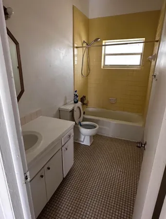 $1,450 | 911 Northeast 5th Avenue, Unit 1, Homestead, FL 33030