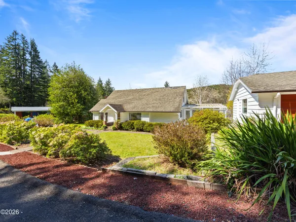 $435,000 | 534 Northwest Skyline Drive, Toledo, OR 97391
