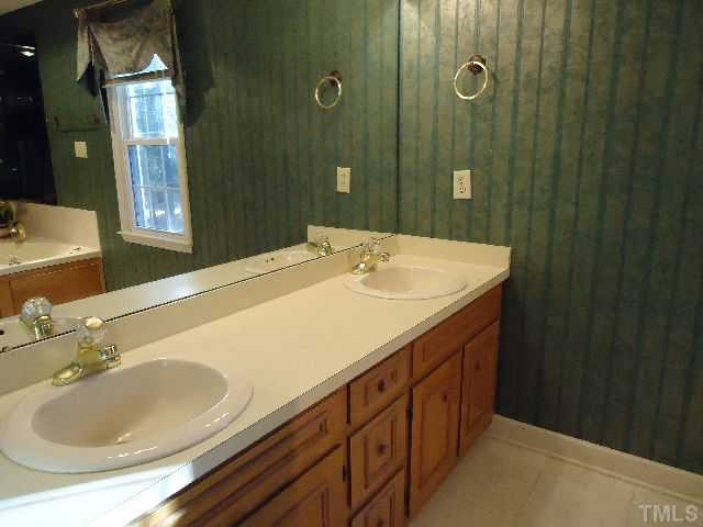 5610 Red Coach Road Durham, NC 27712 - Photo 13 of 16 Master Bath/Spa