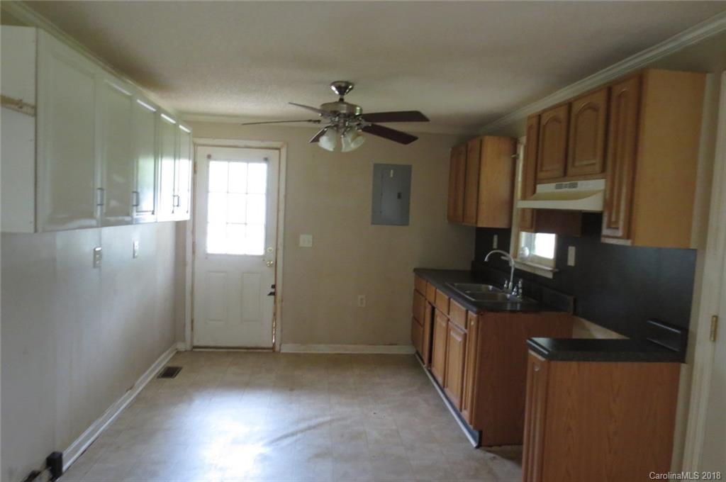 1236 Saluda Road Chester, SC 29706 - Photo 2 of 9