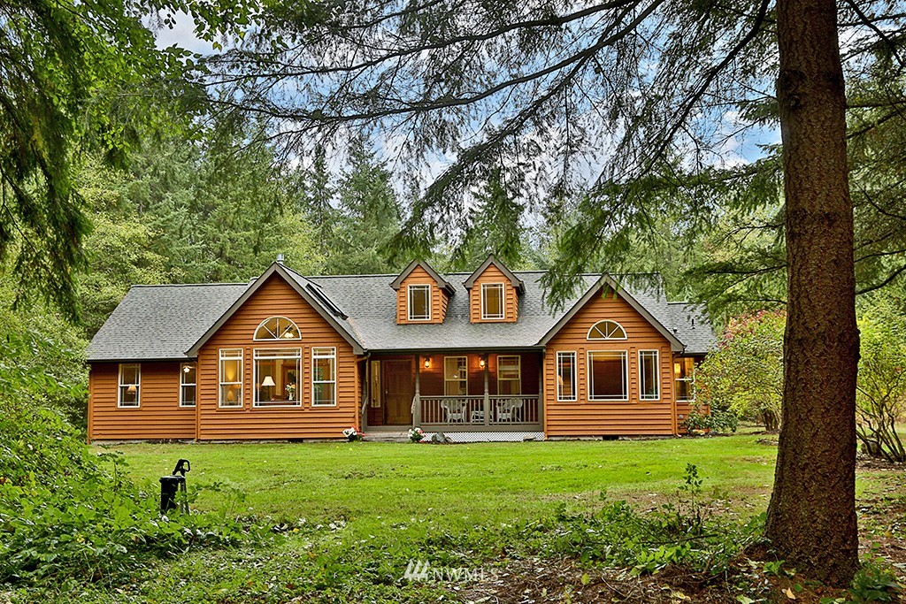 4025 Springwater Lane Clinton, WA 98236 - Photo 1 of 25 Gallery Image 1