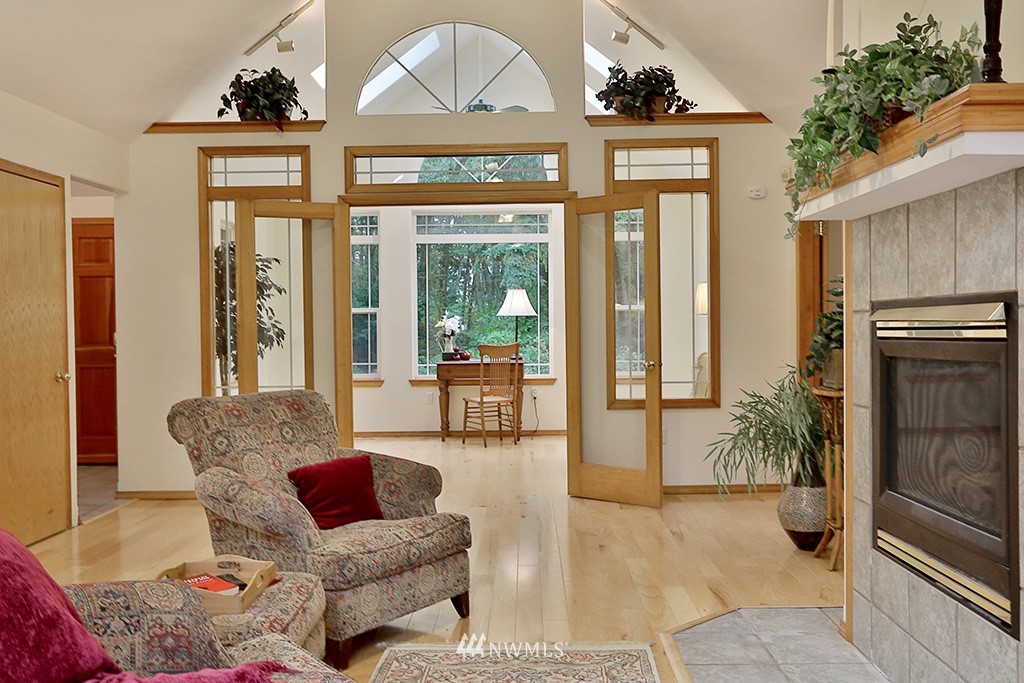 4025 Springwater Lane Clinton, WA 98236 - Photo 11 of 25 Gallery Image 11