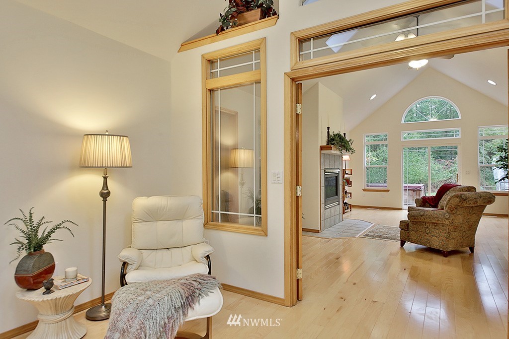 4025 Springwater Lane Clinton, WA 98236 - Photo 13 of 25 Gallery Image 13