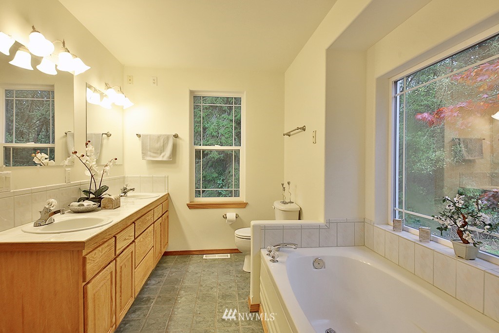 4025 Springwater Lane Clinton, WA 98236 - Photo 16 of 25 Gallery Image 16