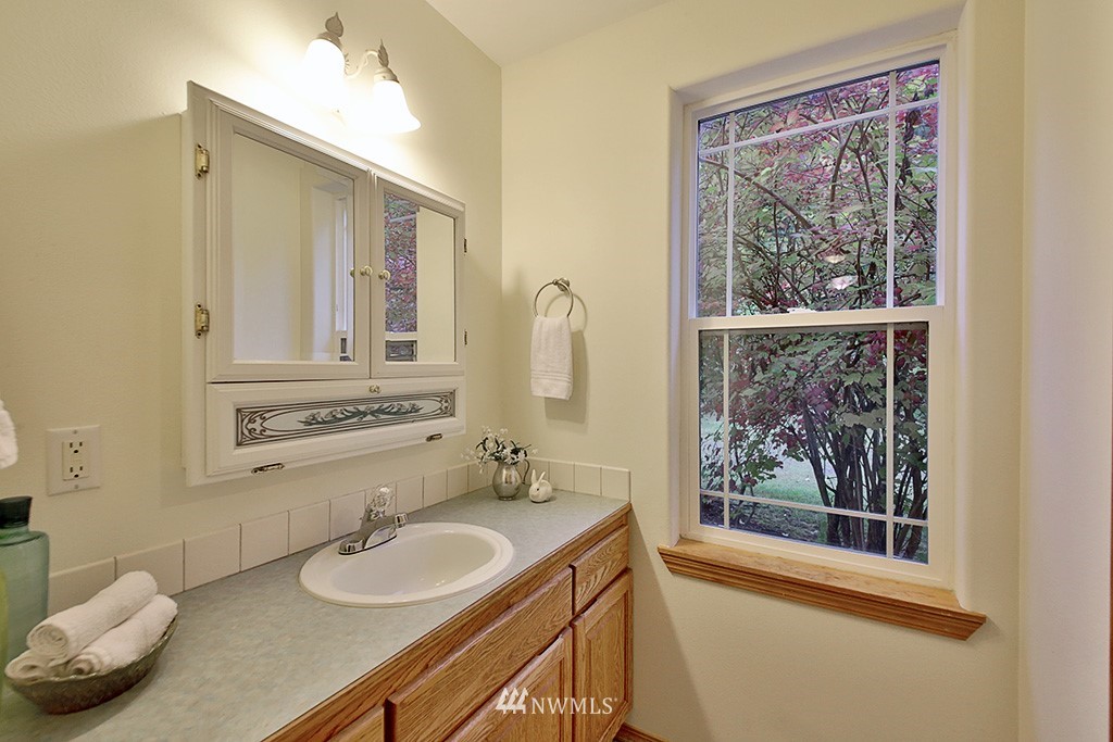 4025 Springwater Lane Clinton, WA 98236 - Photo 20 of 25 Gallery Image 20