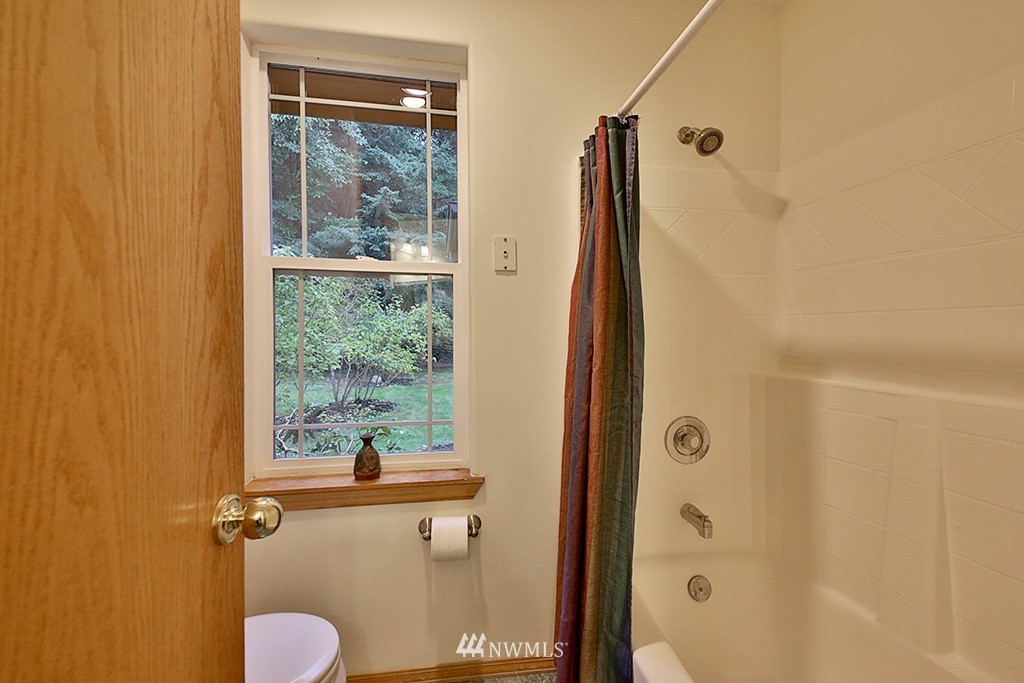 4025 Springwater Lane Clinton, WA 98236 - Photo 21 of 25 Gallery Image 21