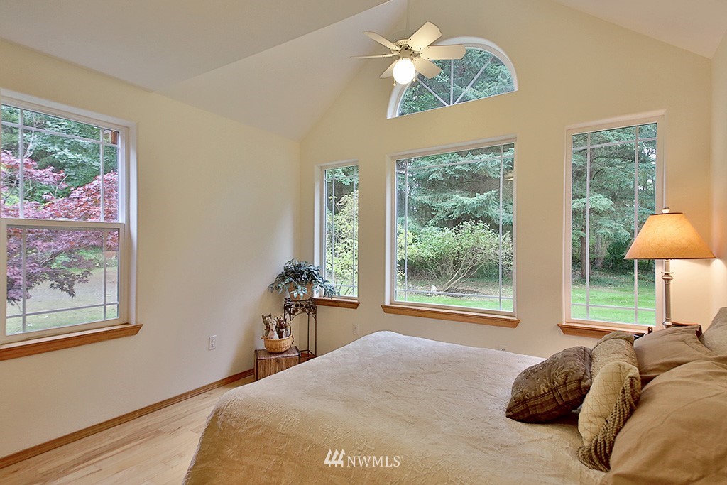 4025 Springwater Lane Clinton, WA 98236 - Photo 22 of 25 Gallery Image 22