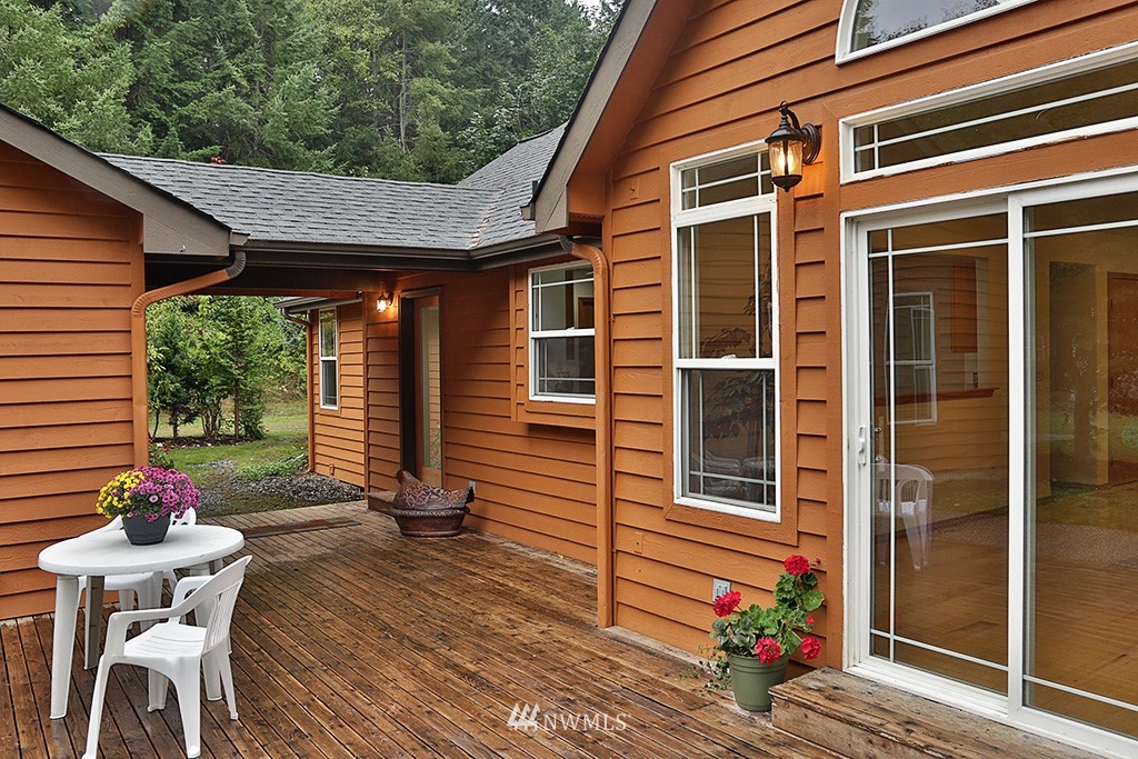 4025 Springwater Lane Clinton, WA 98236 - Photo 23 of 25 Gallery Image 23
