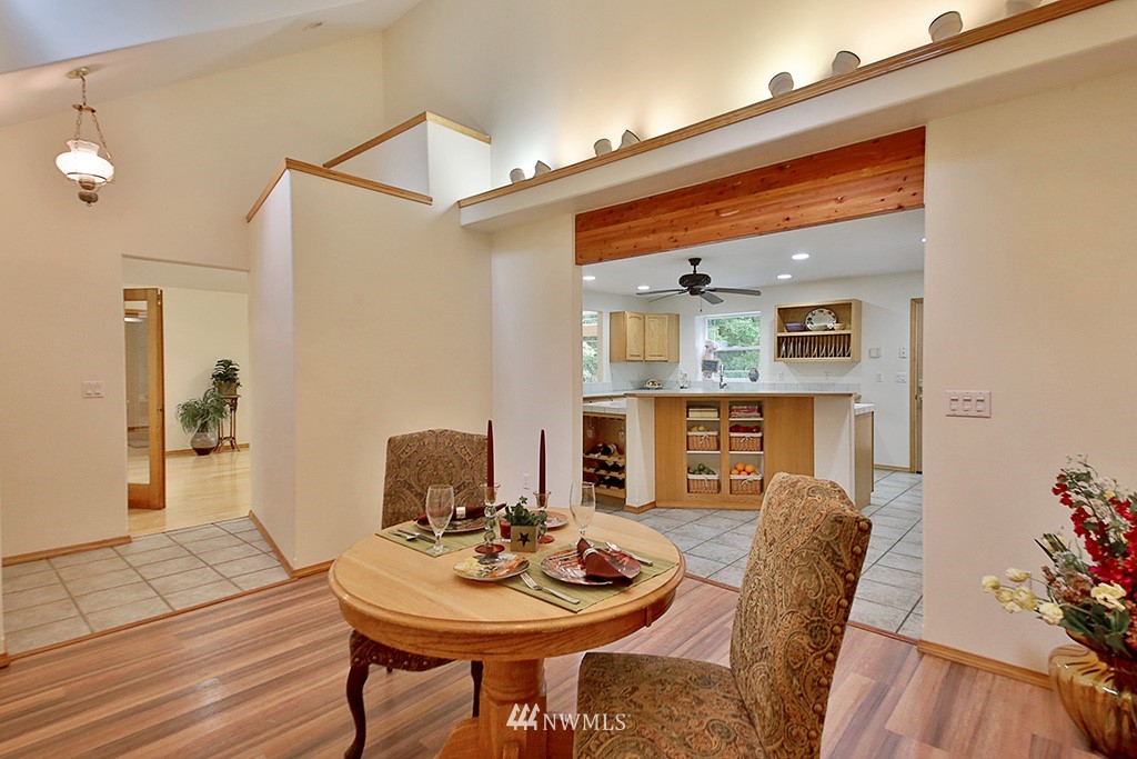 4025 Springwater Lane Clinton, WA 98236 - Photo 4 of 25 Gallery Image 4